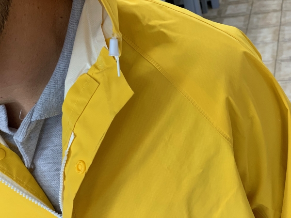Capa lluvia amarilla tela CAS-ACR